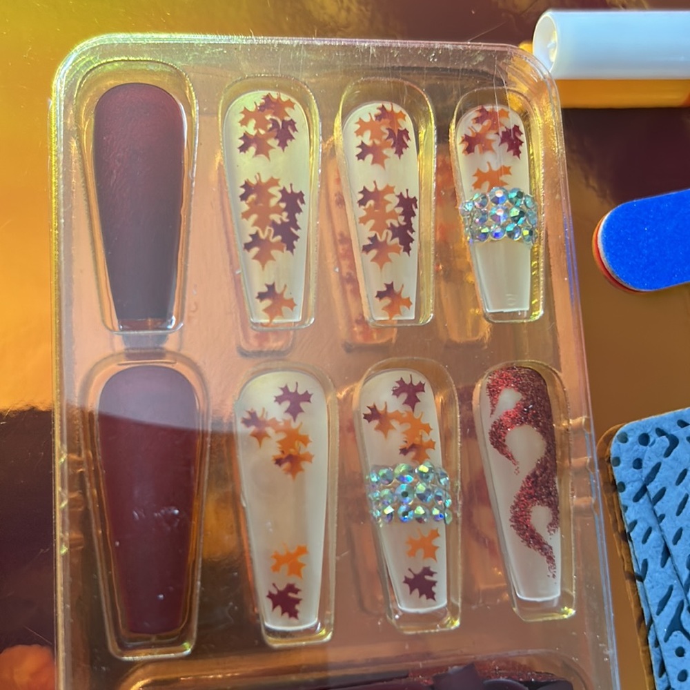 Press nails - Picture 2 of 2